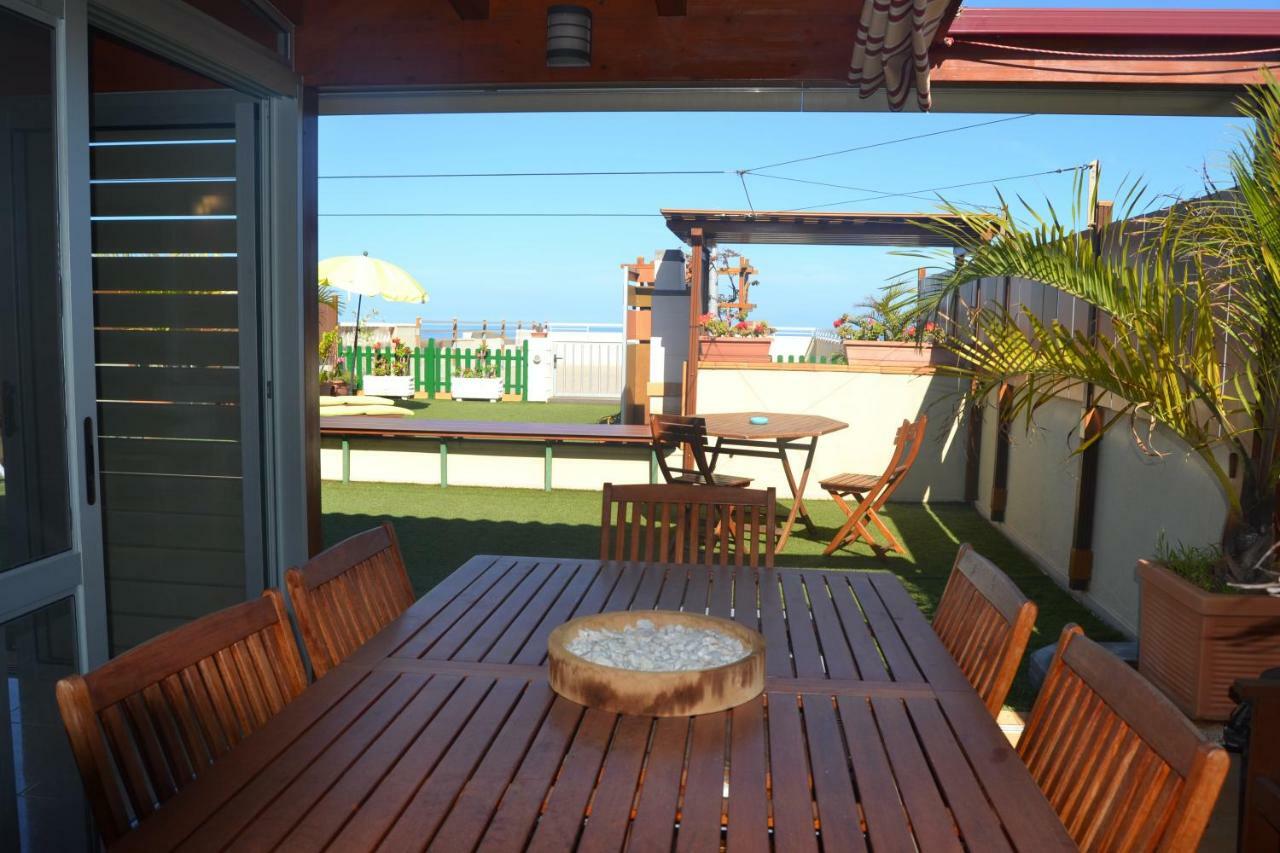 Apartamento Vacacional Relax Frente Al Mar Candelaria Exterior photo